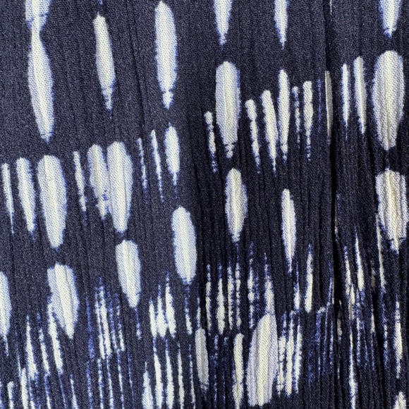 Flowing navy blue and white womens pant- size Large- EUC - Picture 8 of 9